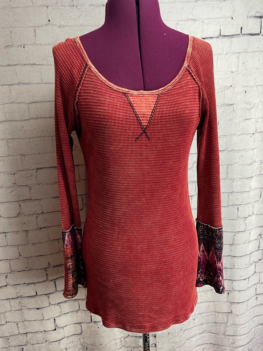 Able size small thermal long sleeve shirt red with mixed cuffs